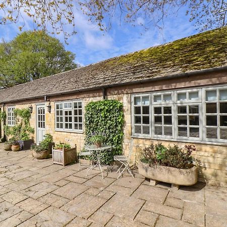فيلا بورتون أُنذ ووترفي Foxhill Farm Barn المظهر الخارجي الصورة