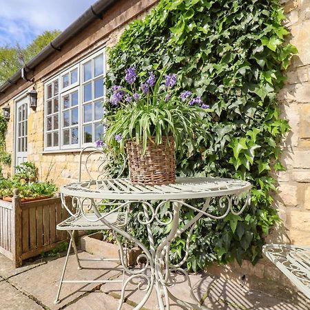فيلا بورتون أُنذ ووترفي Foxhill Farm Barn المظهر الخارجي الصورة